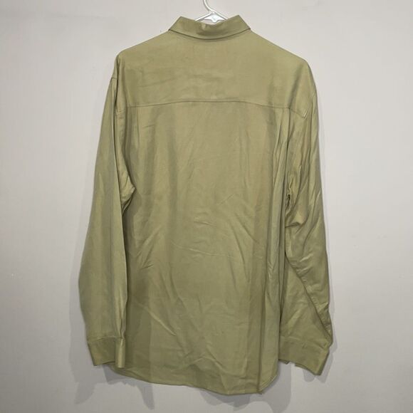 Tommy Bahama Men’s 💯 Silk Button Down Shirt - Picture 4 of 4